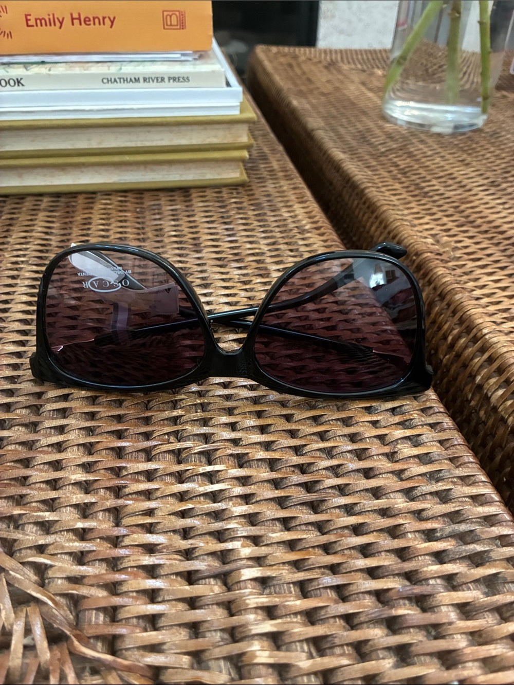 Oscar de la Renta NEW. Black Frame Sunglasses with Gradient Lenses $249.00